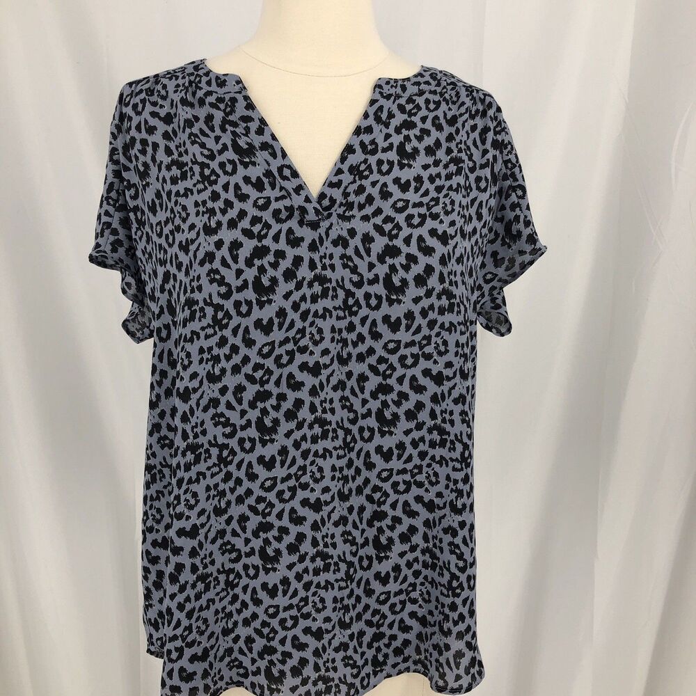 Banana Republic Womens Medium Blouse Blue Leopard Print V Neck Short Sleeve M